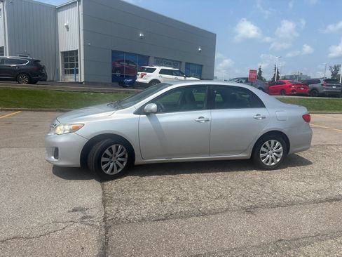 Used 2013 Toyota Corolla LE FWD image 8