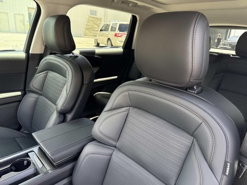 New 2026 Lincoln Nautilus Reserve AWD/4WD image 21