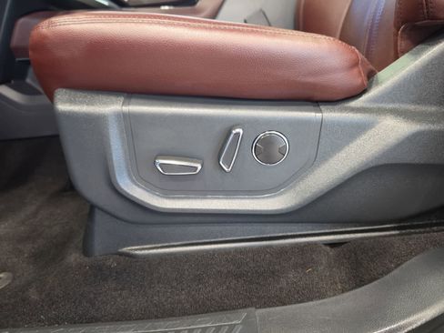 Used 2022 Ford Expedition Limited AWD/4WD image 17
