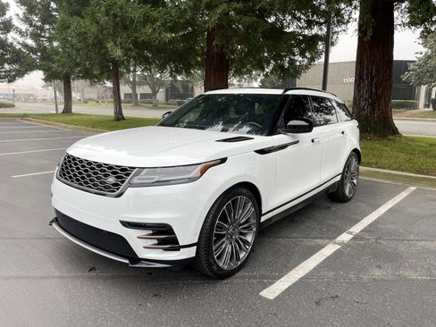 Used 2018 Land Rover Range Rover Velar R-Dynamic SE image 4