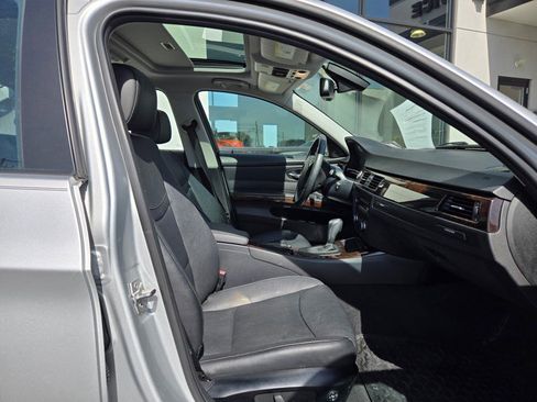 Used 2011 BMW 328i xDrive Sedan image 12