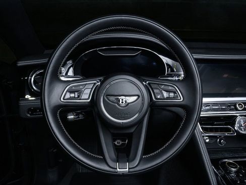 Used 2022 Bentley Flying Spur Plug-In Hybrid image 11