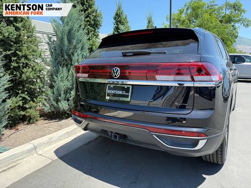 Used 2025 Volkswagen Atlas Cross Sport SE AWD/4WD image 31