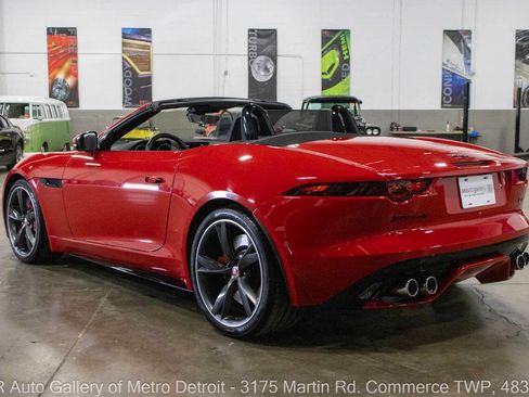Used 2020 Jaguar F-TYPE R image 5