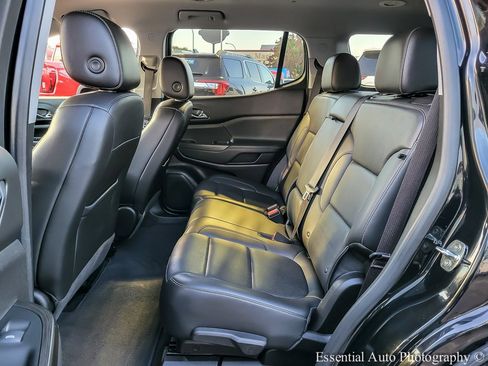 Certified 2023 GMC Acadia SLT image 10