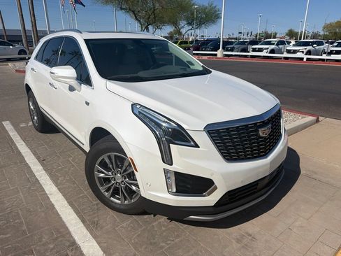 Used 2020 Cadillac XT5 Premium Luxury FWD image 3