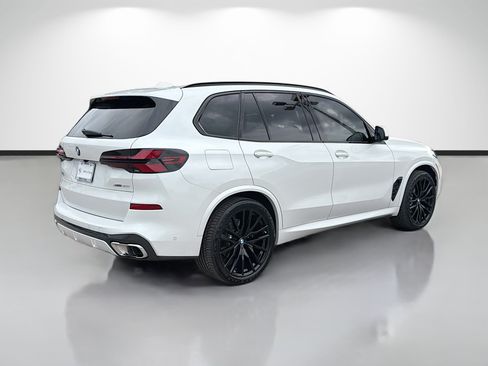 Used 2024 BMW X5 xDrive40i w/ M Sport Package AWD/4WD image 3