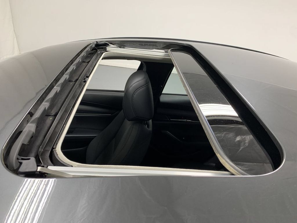 Used 2023 MAZDA MAZDA3 s FWD image 19