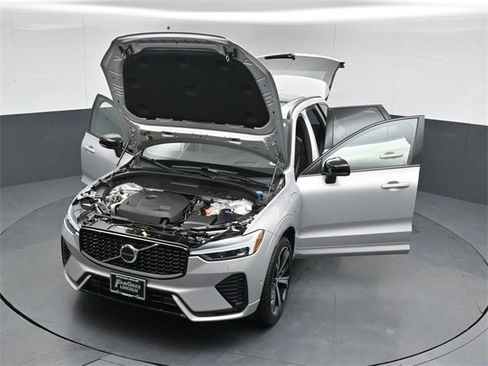 Used 2022 Volvo XC60 T8 R-Design w/ Advanced Package image 56