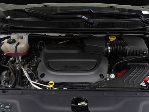 Used 2023 Chrysler Pacifica Touring-L w/ S Appearance Package image 31