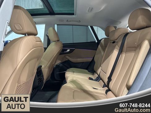 Used 2022 Audi Q8 Prestige w/ Prestige Package image 14