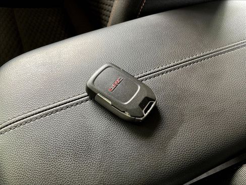 Used 2021 GMC Terrain SLE w/ Driver Convenience Package FWD image 32