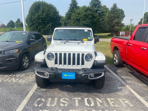 Used 2023 Jeep Wrangler Unlimited Sahara w/ LED Lighting Group AWD/4WD image 2