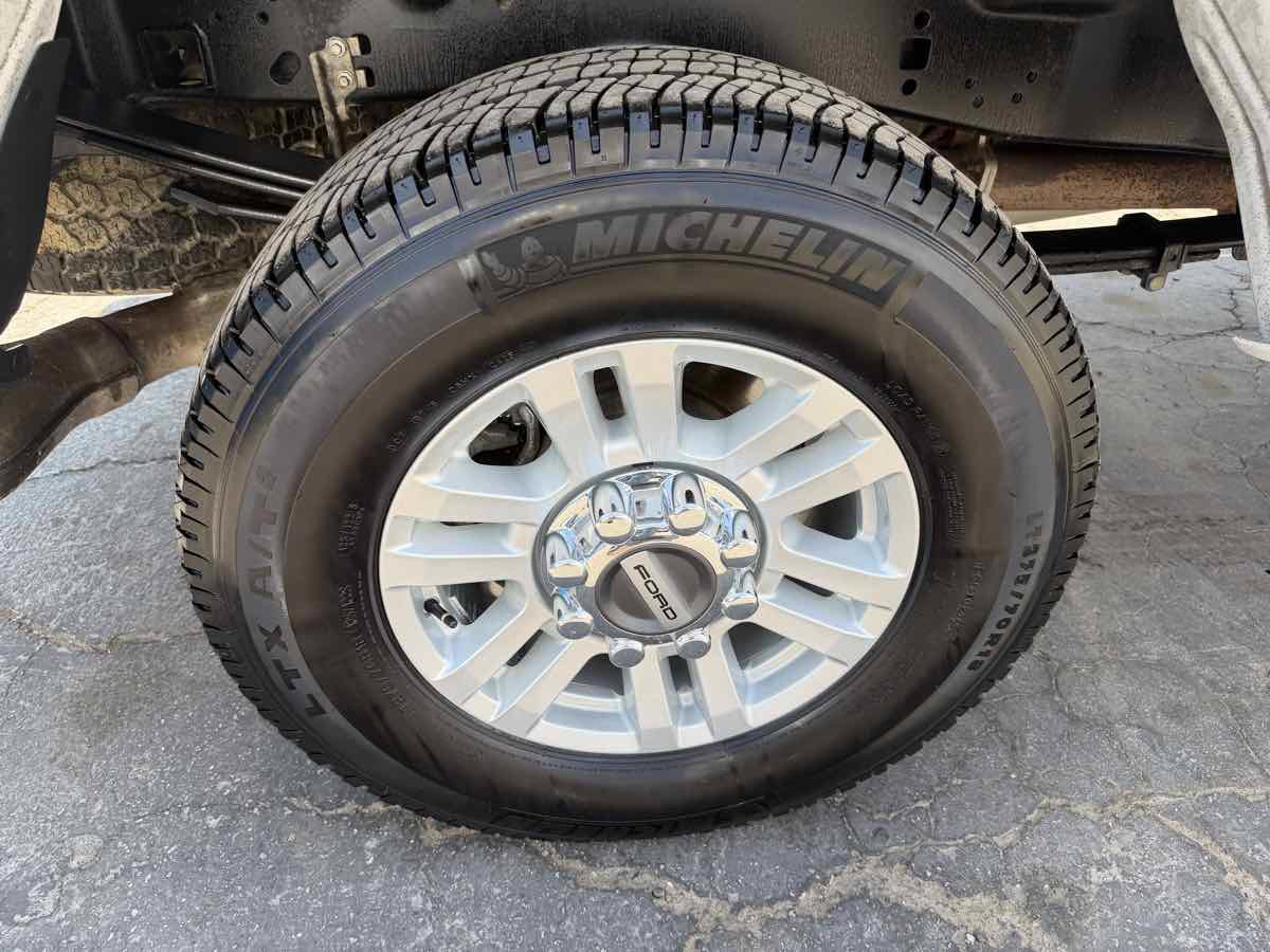 Used 2017 Ford F250 XLT w/ XLT Value Package AWD/4WD image 14