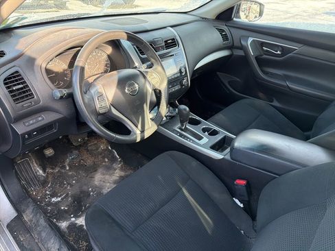 Used 2015 Nissan Altima 2.5 SV w/ Convenience Package image 5