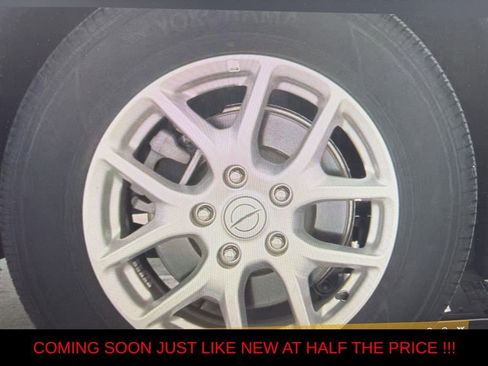 Used 2025 Chrysler Pacifica Select FWD image 11