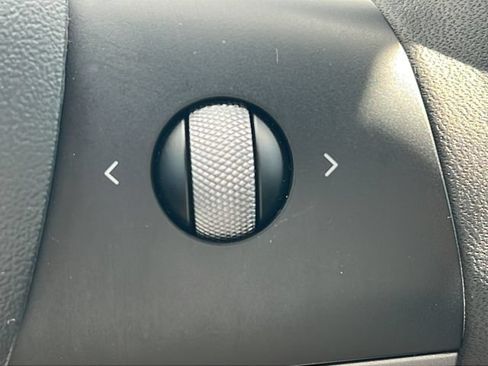 Used 2021 Tesla Model Y 2WD image 24