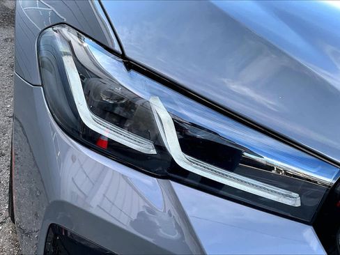 Used 2021 BMW 540i w/ M Sport Package image 26