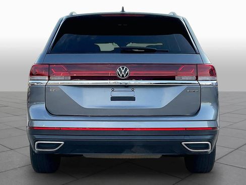 Used 2025 Volkswagen Atlas SE AWD/4WD image 4