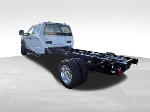 New 2025 Ford F550 4x4 Crew Cab Super Duty image 2