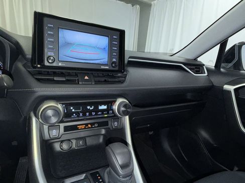 Used 2020 Toyota RAV4 LE w/ All Weather Liner Package AWD/4WD image 20