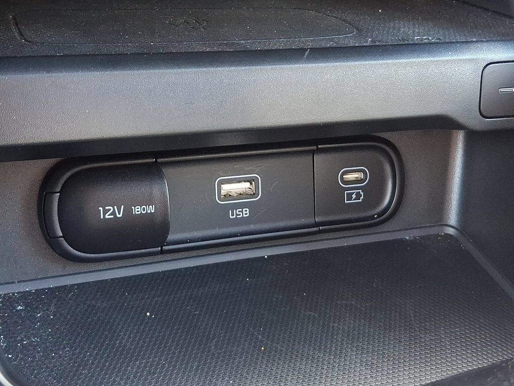 Used 2025 Kia Soul GT-Line FWD image 25