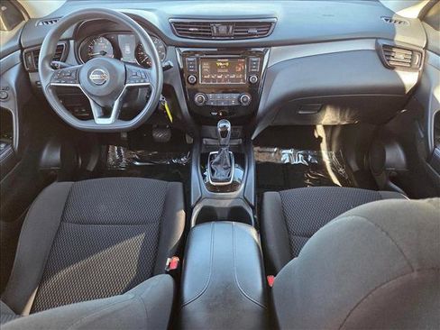 Used 2021 Nissan Rogue Sport S image 16