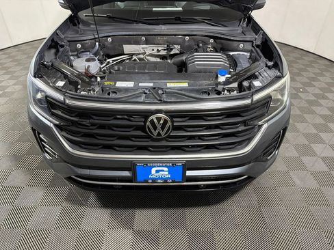 Certified 2024 Volkswagen Atlas Cross Sport SEL R-Line AWD/4WD image 25