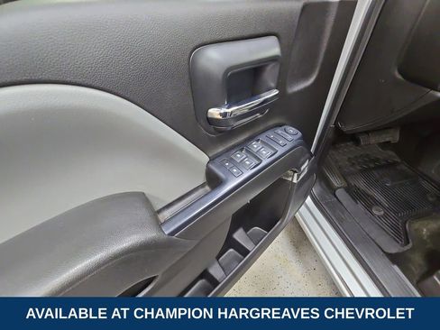 Used 2018 Chevrolet Silverado 1500 Custom w/ Custom Value Package AWD/4WD image 31