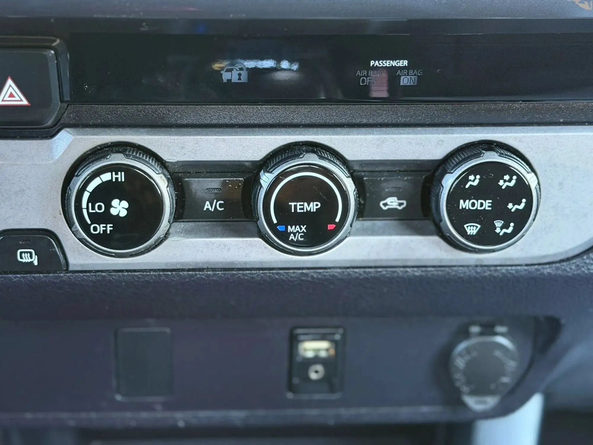 Used 2016 Toyota Tacoma SR5 RWD image 18