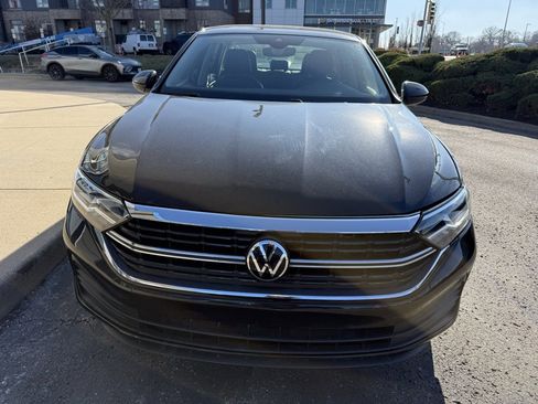 Used 2024 Volkswagen Jetta SE image 10