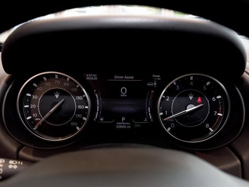 Used 2021 Maserati Levante S GranSport image 26