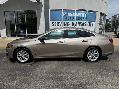 Used 2023 Chevrolet Malibu LT w/ Driver Confidence Package FWD image 2