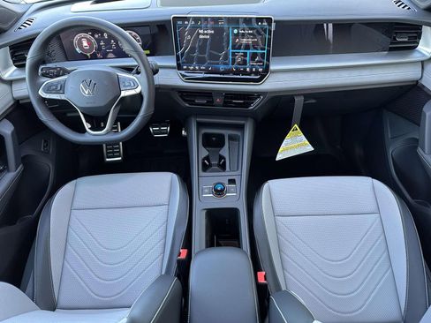 New 2026 Volkswagen Tiguan SE R-Line image 11
