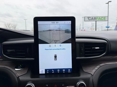 Used 2020 Ford Explorer Platinum w/ Premium Technology Package image 45