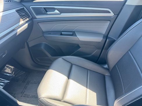 Used 2023 Volkswagen Atlas SE AWD/4WD image 30