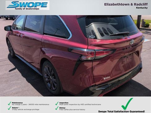 Used 2021 Toyota Sienna XSE w/ XSE Plus Package image 4