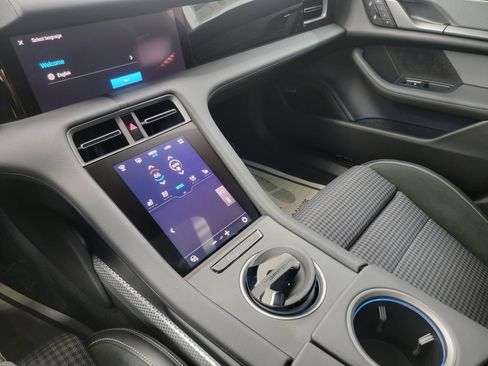 New 2025 Porsche Taycan AWD/4WD image 22