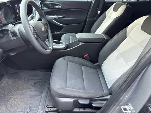 Used 2025 Chevrolet Trax LS w/ Driver Confidence Package FWD image 8