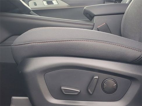 Used 2025 Ford Explorer Active image 13