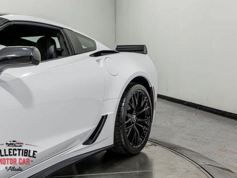 Used 2015 Chevrolet Corvette Z06 w/ 3LZ Preferred Equipment Group RWD image 56