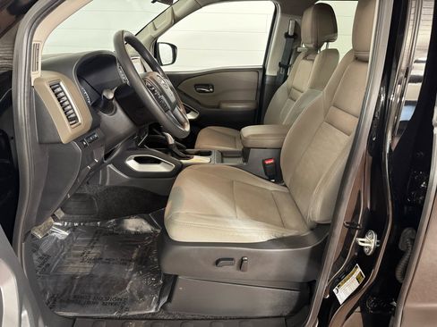 Used 2022 Nissan Frontier SV w/ Technology Package image 12