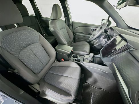 Used 2025 Subaru Forester Premium AWD/4WD image 31
