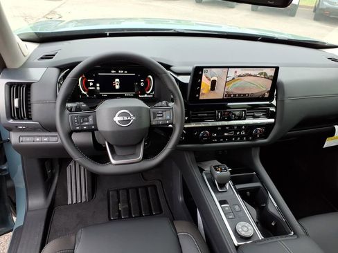 New 2026 Nissan Pathfinder SL AWD/4WD image 9