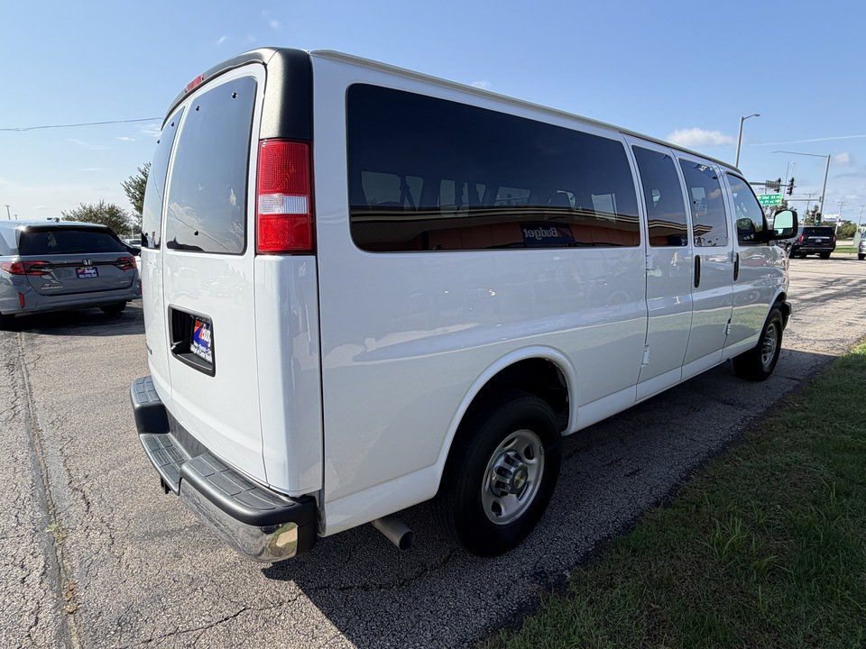 Used 2024 Chevrolet Express 3500 LT w/ LT Preferred Equipment Group RWD image 5
