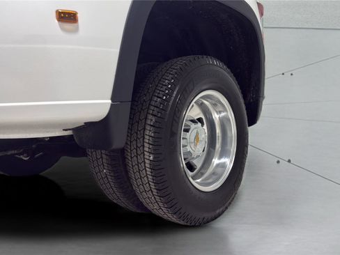 Used 2025 Chevrolet Silverado 3500 High Country w/ High Country Premium Package AWD/4WD image 10