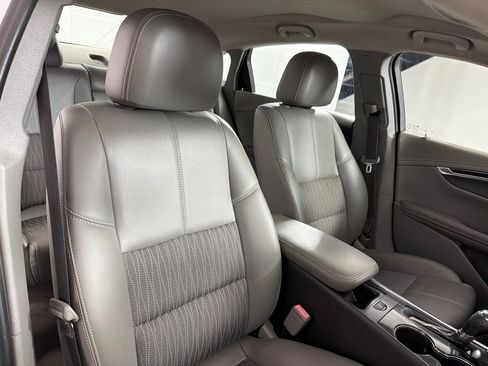 Used 2018 Chevrolet Impala LS FWD image 22