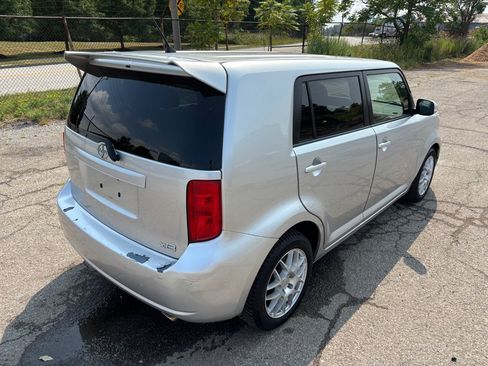 Used 2008 Scion xB FWD image 3