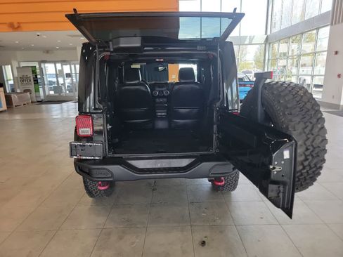 Used 2015 Jeep Wrangler Rubicon AWD/4WD image 21