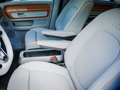 New 2025 Volkswagen ID. Buzz Pro S Plus image 10